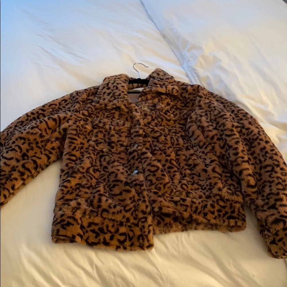 Baevely fur cheetah jacket